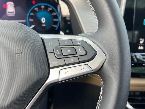 New 2026 Volkswagen Atlas Cross Sport SE image 30