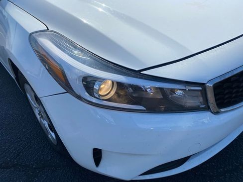 Used 2017 Kia Forte LX FWD image 3