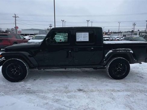 Used 2022 Jeep Gladiator Willys image 5