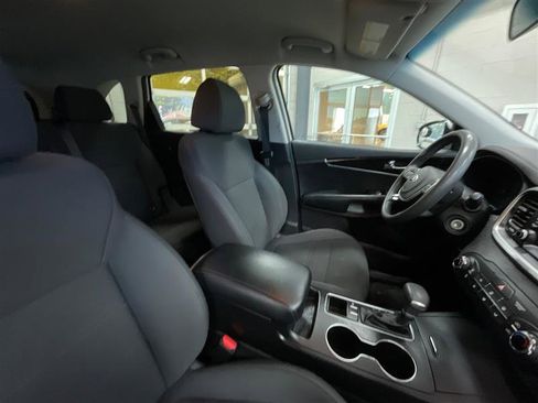Used 2019 Kia Sorento L image 27