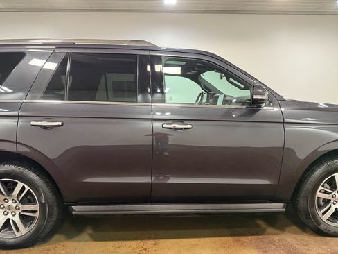 Used 2024 Ford Expedition Limited AWD/4WD image 32