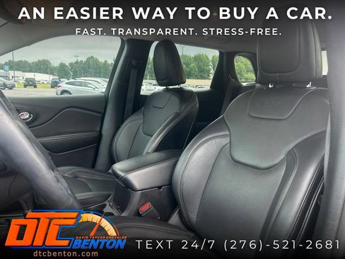 Used 2021 Jeep Cherokee Latitude Lux w/ Comfort/Convenience Group AWD/4WD image 7