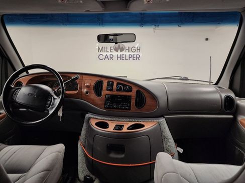 Used 1999 Ford E-150 and Econoline 150 image 10