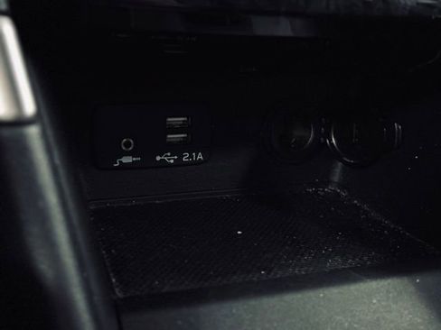 Used 2022 Subaru Forester Premium image 34