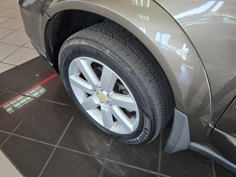 Used 2009 Subaru Outback 2.5i Special Edition AWD/4WD image 28