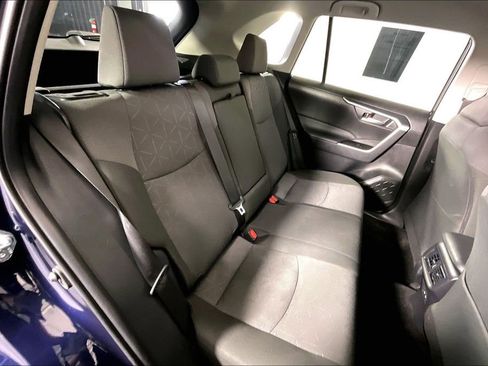 Used 2025 Toyota RAV4 XLE image 37