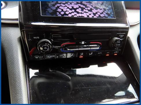 Certified 2023 Jeep Grand Cherokee Laredo w/ Trailer Tow Prep Group (B) image 16