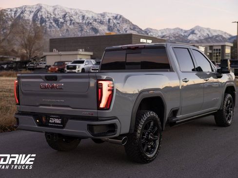 Used 2025 GMC Sierra 3500 AT4 w/ AT4 Premium Plus Package image 8