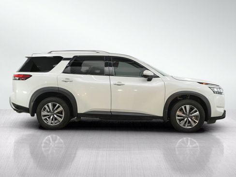 Used 2023 Nissan Pathfinder SL AWD/4WD image 7