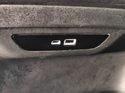 Used 2024 Chrysler Pacifica Touring-L FWD image 29