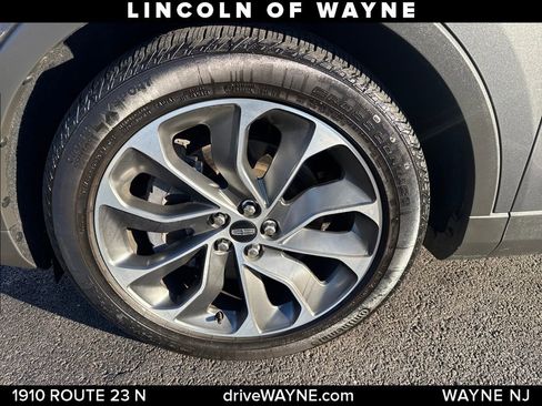 Certified 2022 Lincoln Nautilus Reserve image 27