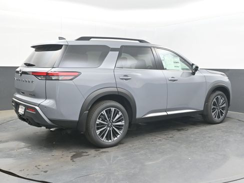 New 2026 Nissan Pathfinder Platinum FWD image 7
