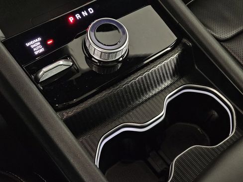 Used 2024 Jeep Grand Cherokee L Limited w/ Luxury Tech Group II image 16