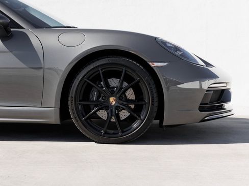 Used 2024 Porsche 718 Cayman image 11