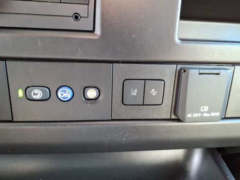 Used 2021 Chevrolet Express 3500 w/ Driver Convenience Package RWD image 17