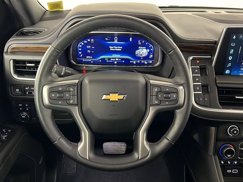 Used 2023 Chevrolet Tahoe Premier AWD/4WD image 17