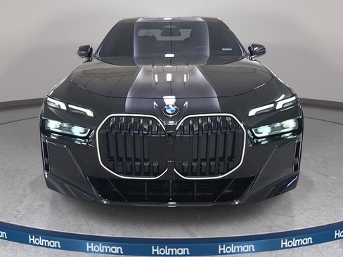 Used 2024 BMW 740i xDrive w/ Premium Package 2 image 3