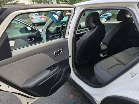 Used 2025 Kia K4 EX image 9