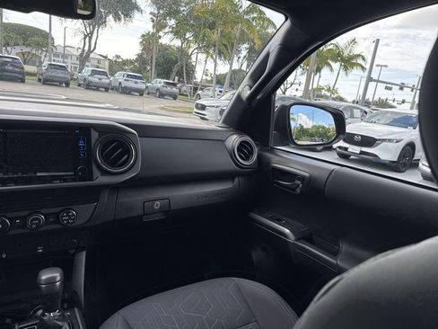 Used 2019 Toyota Tacoma TRD Sport AWD/4WD image 15