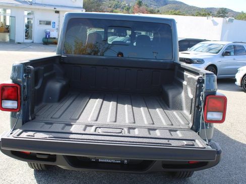 New 2026 Jeep Gladiator Sport AWD/4WD image 28
