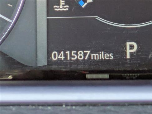 Used 2020 Land Rover Range Rover Evoque S image 12