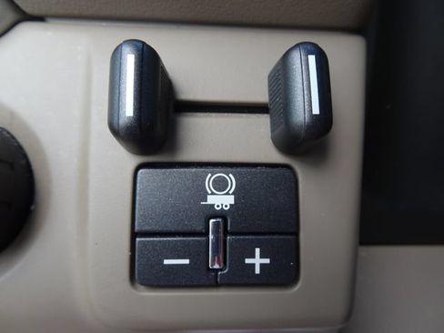 Used 2018 GMC Yukon SLT w/ HD Trailering Package AWD/4WD image 33