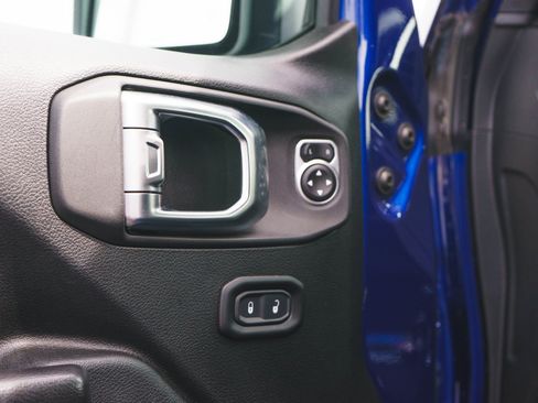 Used 2020 Jeep Wrangler Sport AWD/4WD image 24