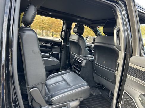 Used 2022 Jeep Wagoneer Series III w/ Premium Group I image 52