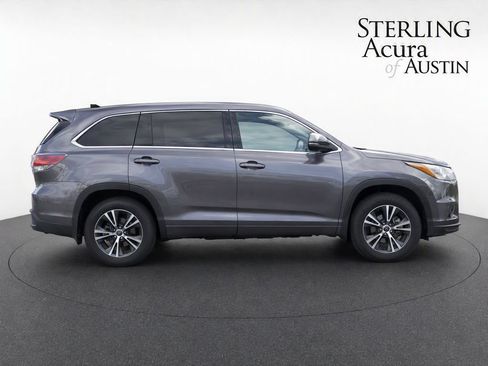 Used 2016 Toyota Highlander XLE FWD image 8