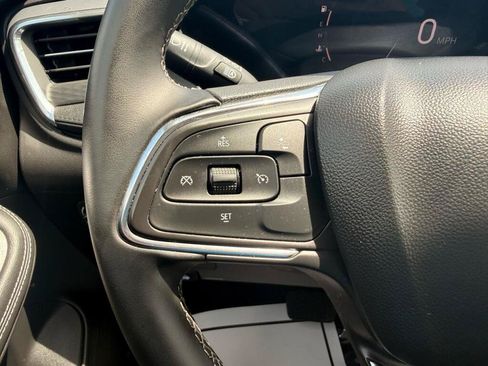 Used 2025 Buick Encore GX Preferred AWD/4WD image 18