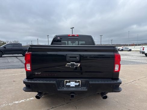 Used 2018 Chevrolet Silverado 1500 LTZ Z71 w/ Redline Edition image 4