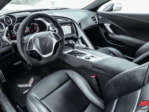 Used 2016 Chevrolet Corvette Stingray Coupe RWD image 3