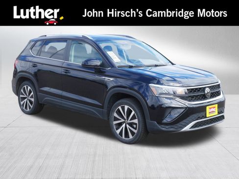 Used 2023 Volkswagen Taos SE w/ Panoramic Sunroof Package AWD/4WD image 1
