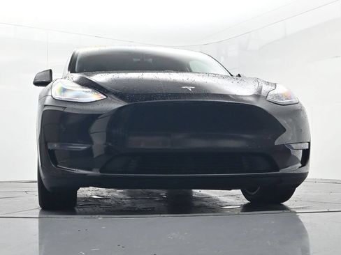 Used 2020 Tesla Model Y Long Range AWD/4WD image 32