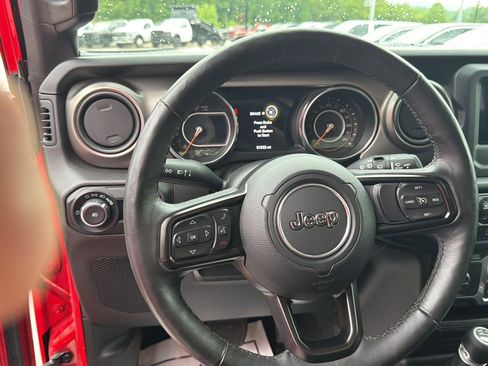 Used 2019 Jeep Wrangler Sport AWD/4WD image 11