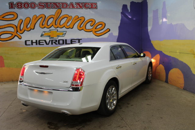 Used 2012 Chrysler 300 Limited w/ Luxury Group RWD image 8
