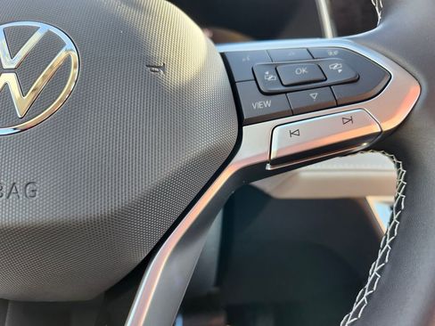 New 2026 Volkswagen Taos SE image 13