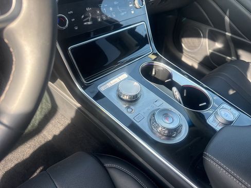 Used 2025 Genesis GV80 2.5T Standard image 15