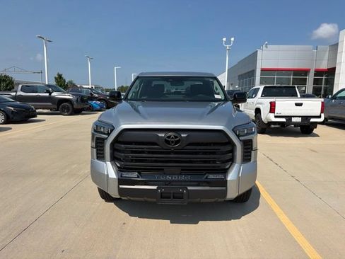 Used 2024 Toyota Tundra Limited AWD/4WD image 2