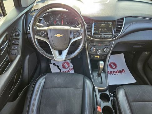 Used 2019 Chevrolet Trax LT w/ LT Convenience Package image 11