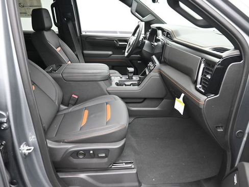 New 2026 GMC Sierra 1500 AT4 w/ AT4 Premium Package AWD/4WD image 9