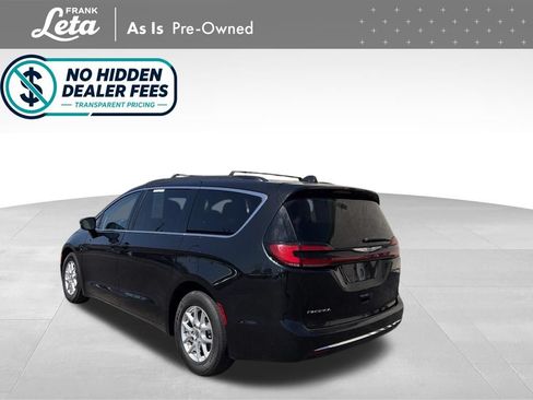 Used 2022 Chrysler Pacifica Touring-L FWD image 4