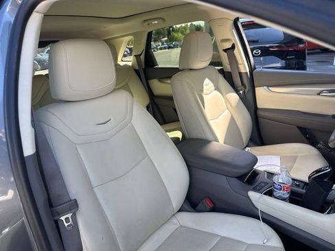 Used 2020 Cadillac XT5 Premium Luxury FWD image 11