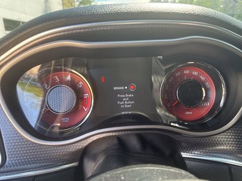 Used 2018 Dodge Challenger SRT Hellcat image 11