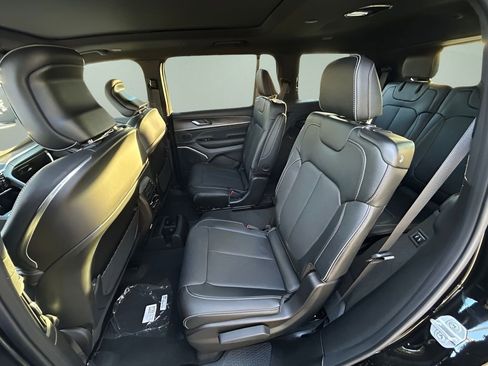 New 2025 Jeep Grand Cherokee L Overland w/ Advanced Protech Group III AWD/4WD image 12