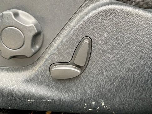 Used 2019 Ford EcoSport SE w/ SE Convenience Package image 12