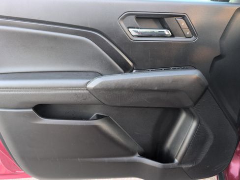 Used 2023 Chevrolet Colorado LT w/ LT Convenience Package image 11