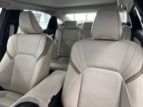 New 2026 Toyota Crown Limited w/ Advanced Technology Package AWD/4WD image 18