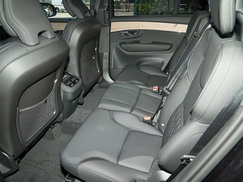 New 2025 Volvo XC90 B6 Plus w/ Protection Package image 19