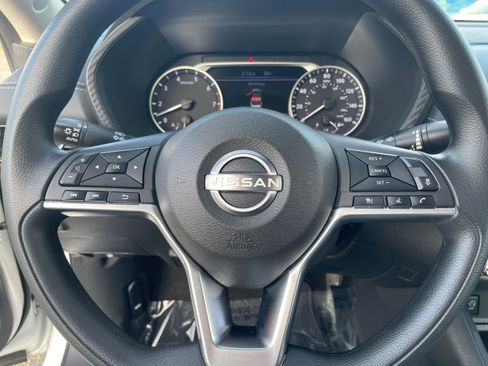 Used 2025 Nissan Sentra SV image 25